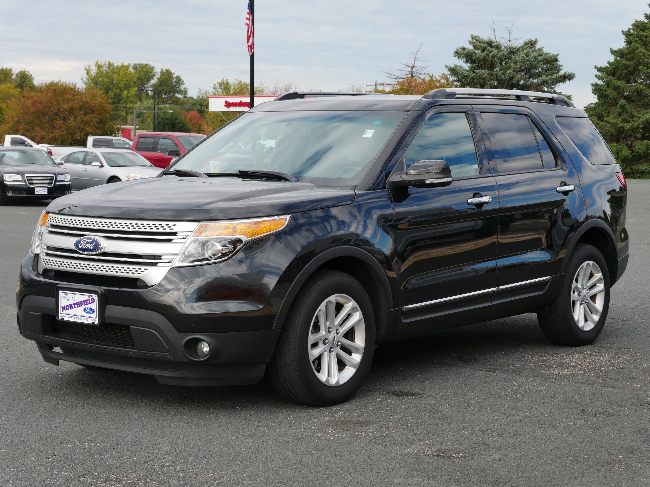 2015 Ford Explorer XLT photo 3