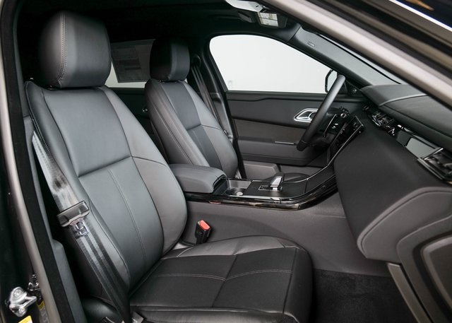 2026 Land Rover Range Rover Velar SE photo 3