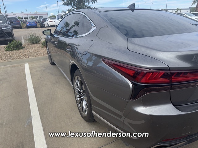 2022 Lexus LS 500 photo 4
