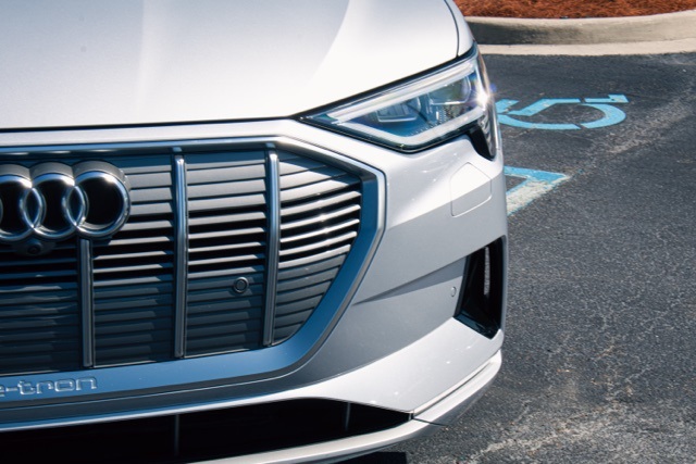 2020 Audi e-tron Sportback Premium Plus photo 4