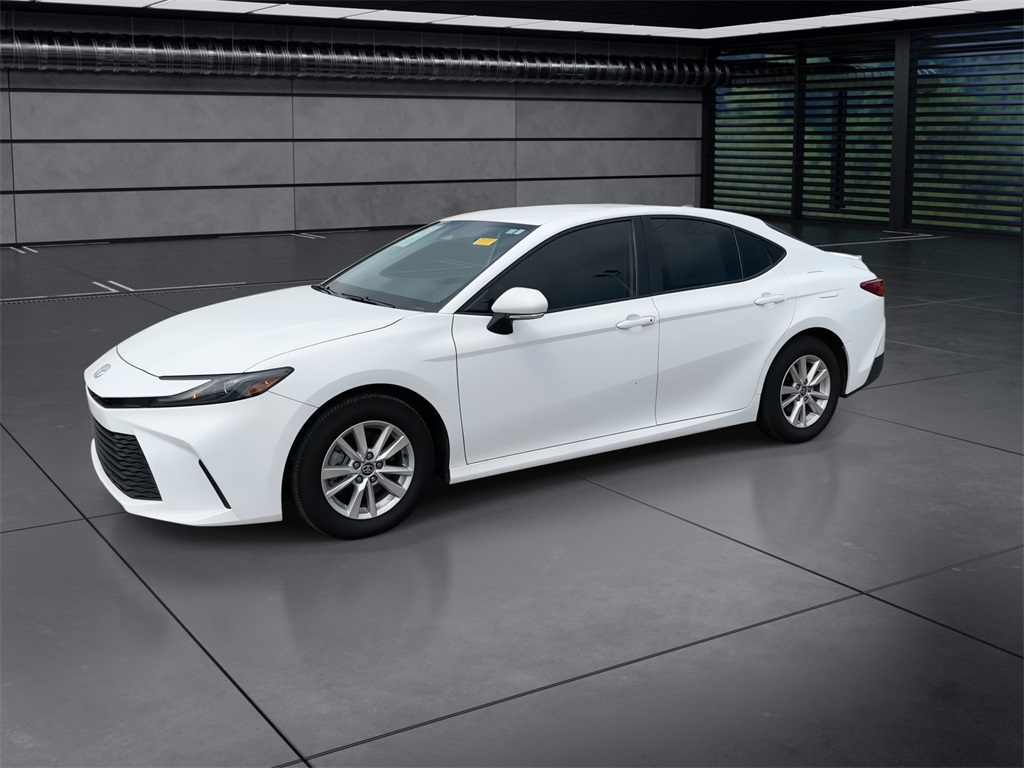 2025 Toyota Camry LE photo 4