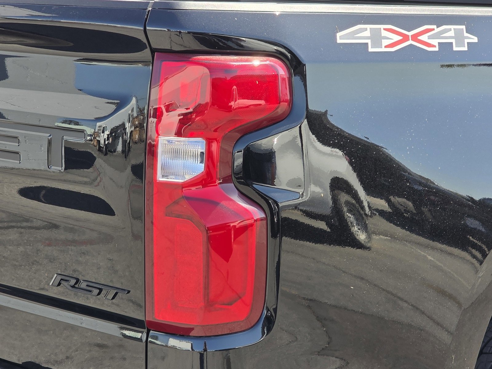 2025 Chevrolet Silverado 1500 RST photo 9