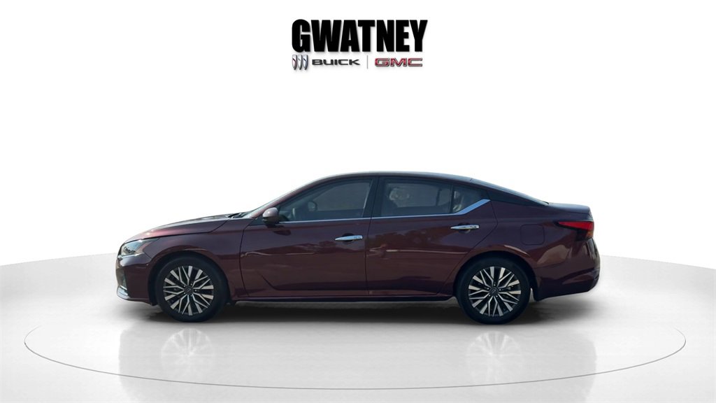 2023 Nissan Altima 2.5 SV photo 3