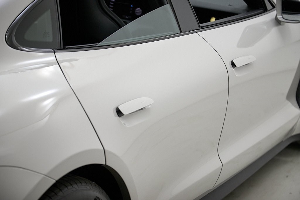 2022 PORSCHE TAYCAN - Image 12