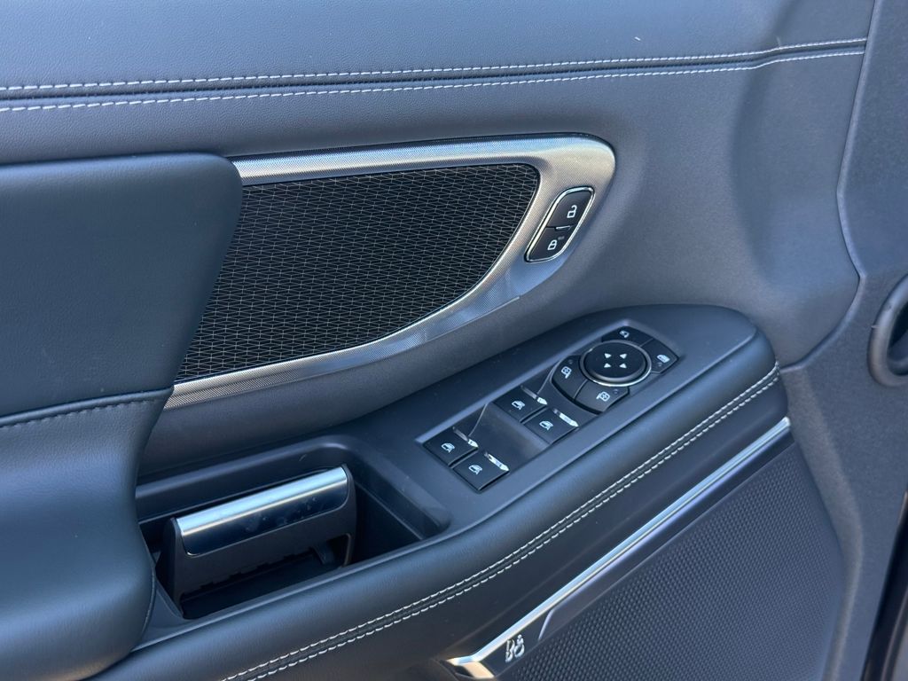 2025 Ford Expedition Platinum MAX photo 14