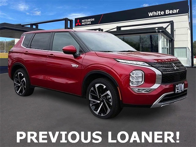 2025 Mitsubishi Outlander SE's photo