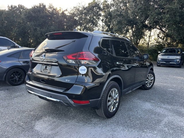 2019 Nissan Rogue SV photo 3