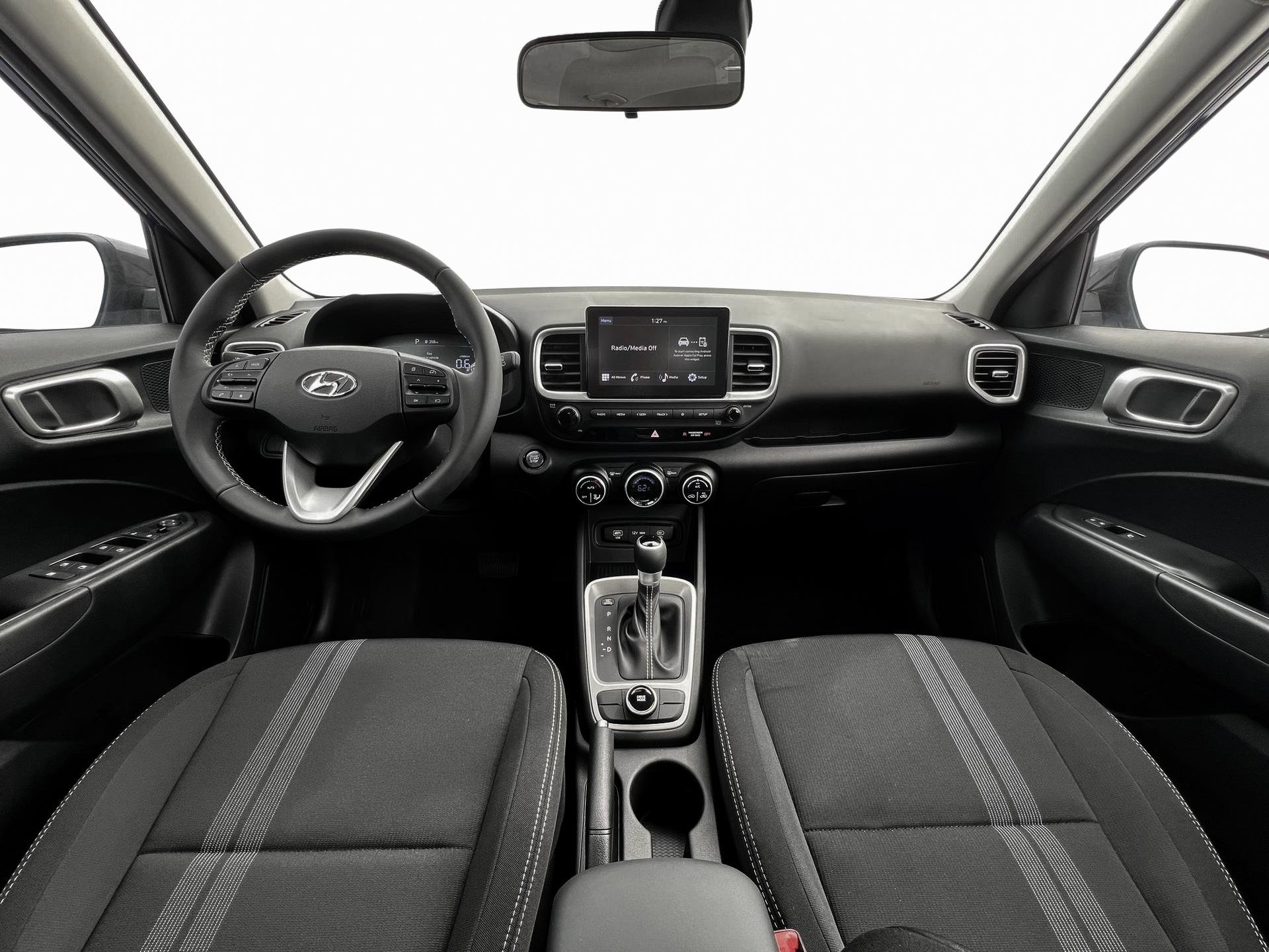 2025 Hyundai Venue SEL photo 13