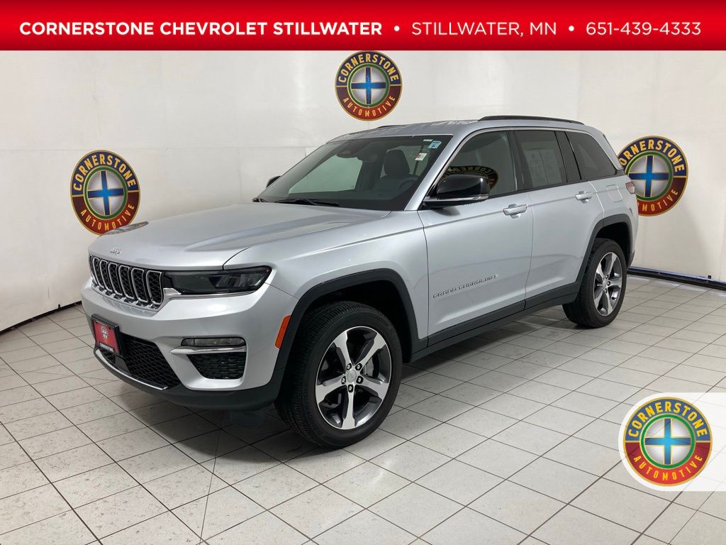 2024 Jeep Grand Cherokee Limited's photo