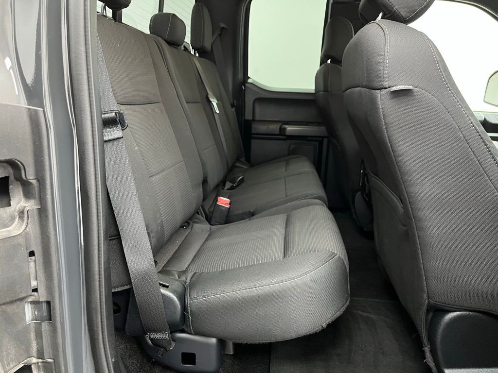 2016 Ford F-150 XLT photo 26