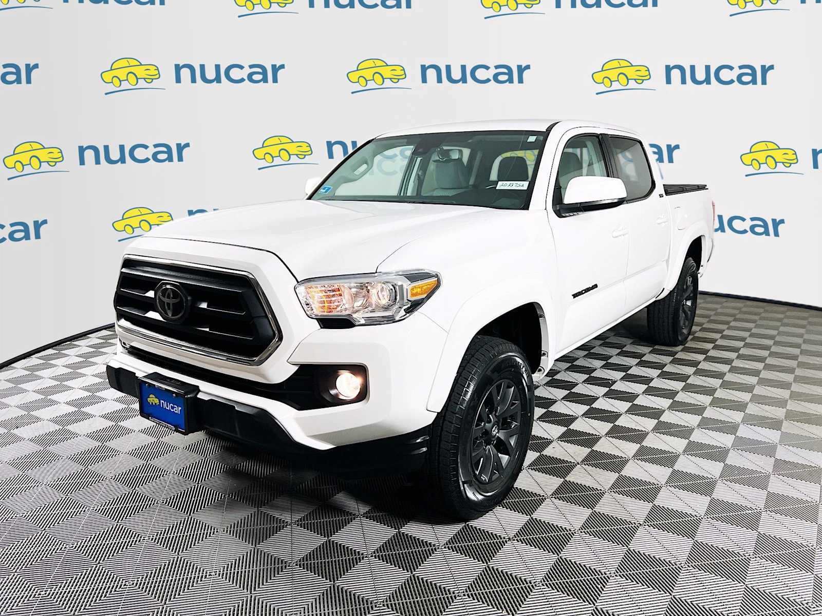 2023 Toyota Tacoma SR5 photo 3