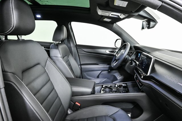 2025 Volkswagen Atlas Cross Sport SEL R-Line photo 22