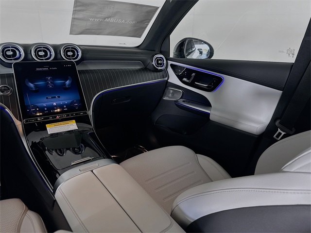 2025 Mercedes Benz GLC 300 photo 22