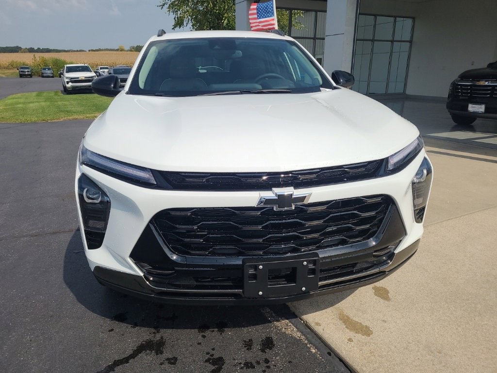 2026 Chevrolet Trax ACTIV photo 2