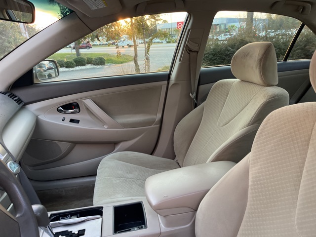 2007 Toyota Camry LE photo 9