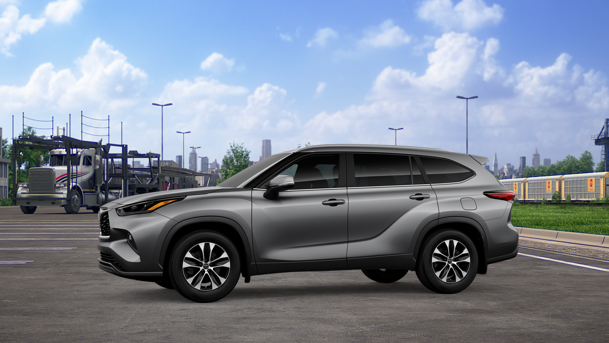 2026 Toyota Highlander XLE photo 3