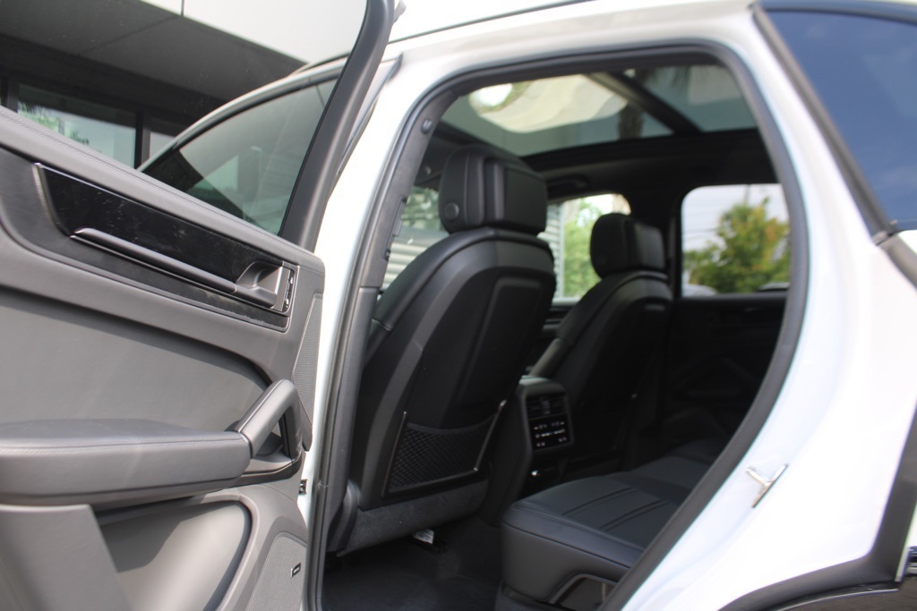 2025 Porsche Cayenne GTS photo 29