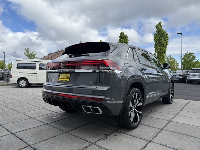 2025 Volkswagen Atlas Cross Sport SEL Premium R-Line photo 2