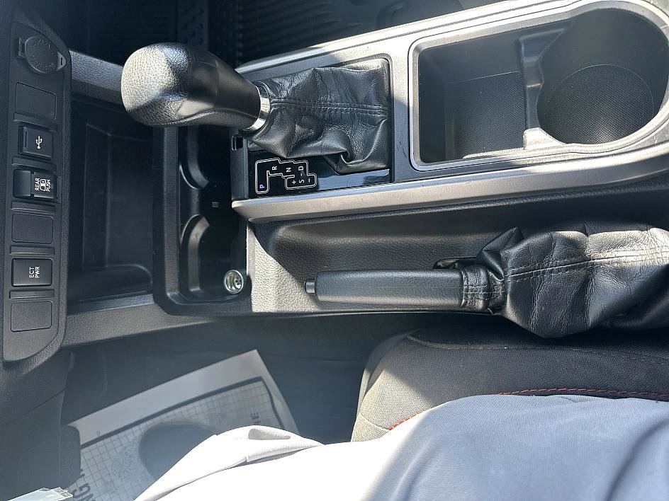2021 Toyota Tacoma SR5 photo 12