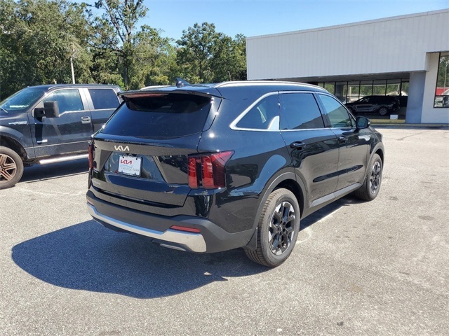2025 Kia Sorento S photo 3