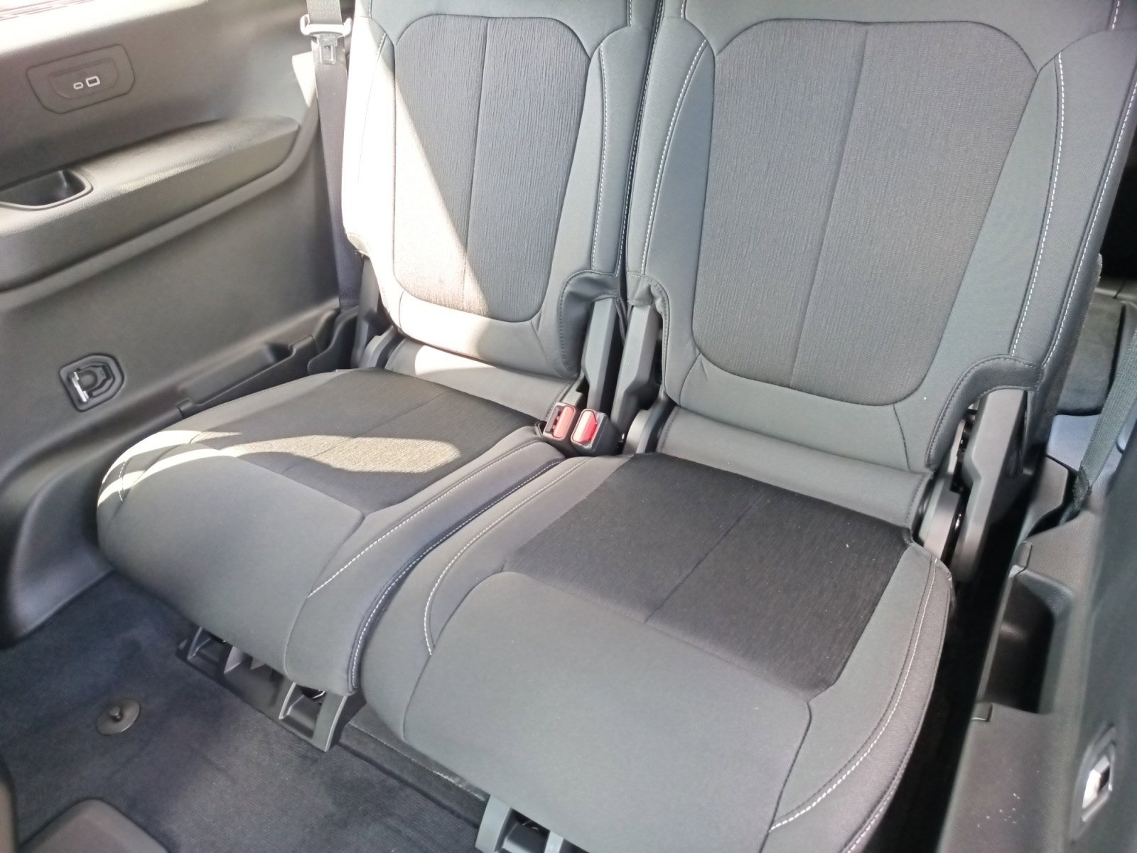 2025 Jeep Grand Cherokee Laredo photo 18
