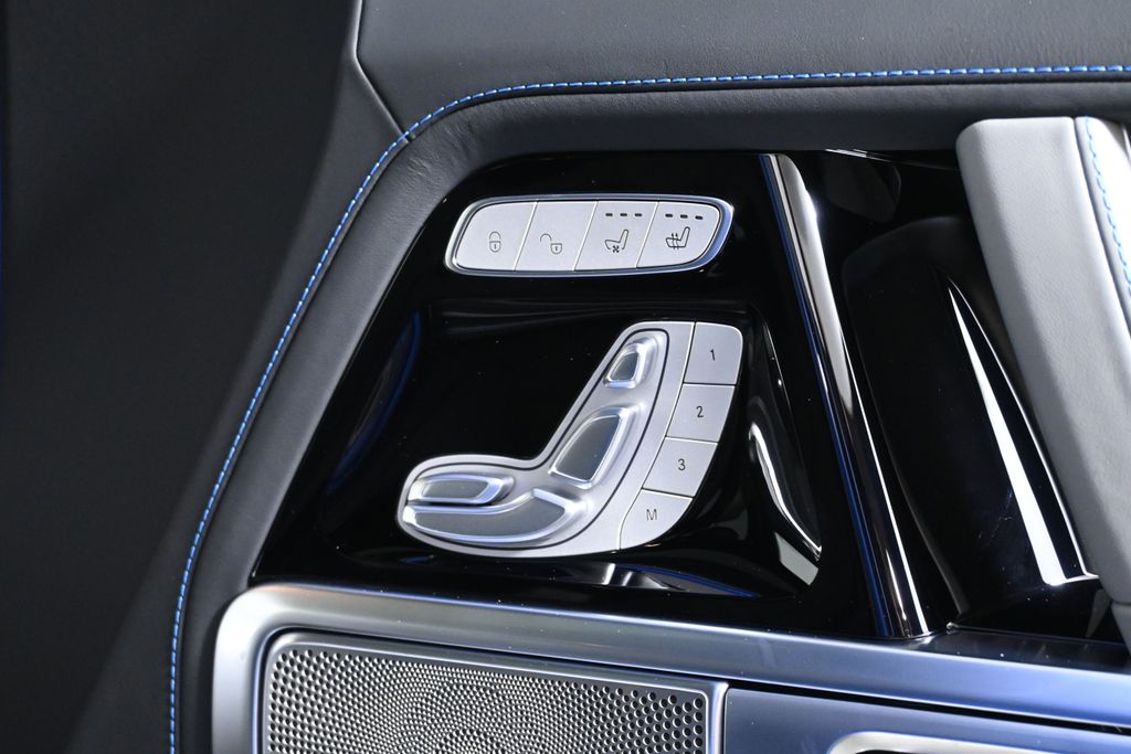 2025 Mercedes Benz G photo 24