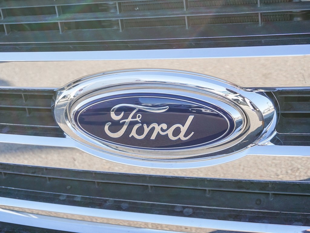 2025 Ford E-350 Base photo 4