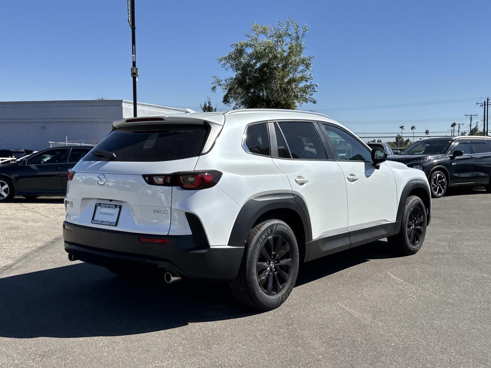 2025 Mazda CX-50 2.5 S Premium photo 3