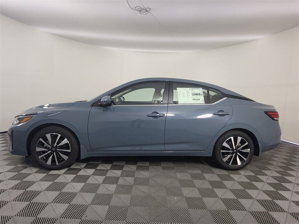 2025 Nissan Sentra SV photo 2