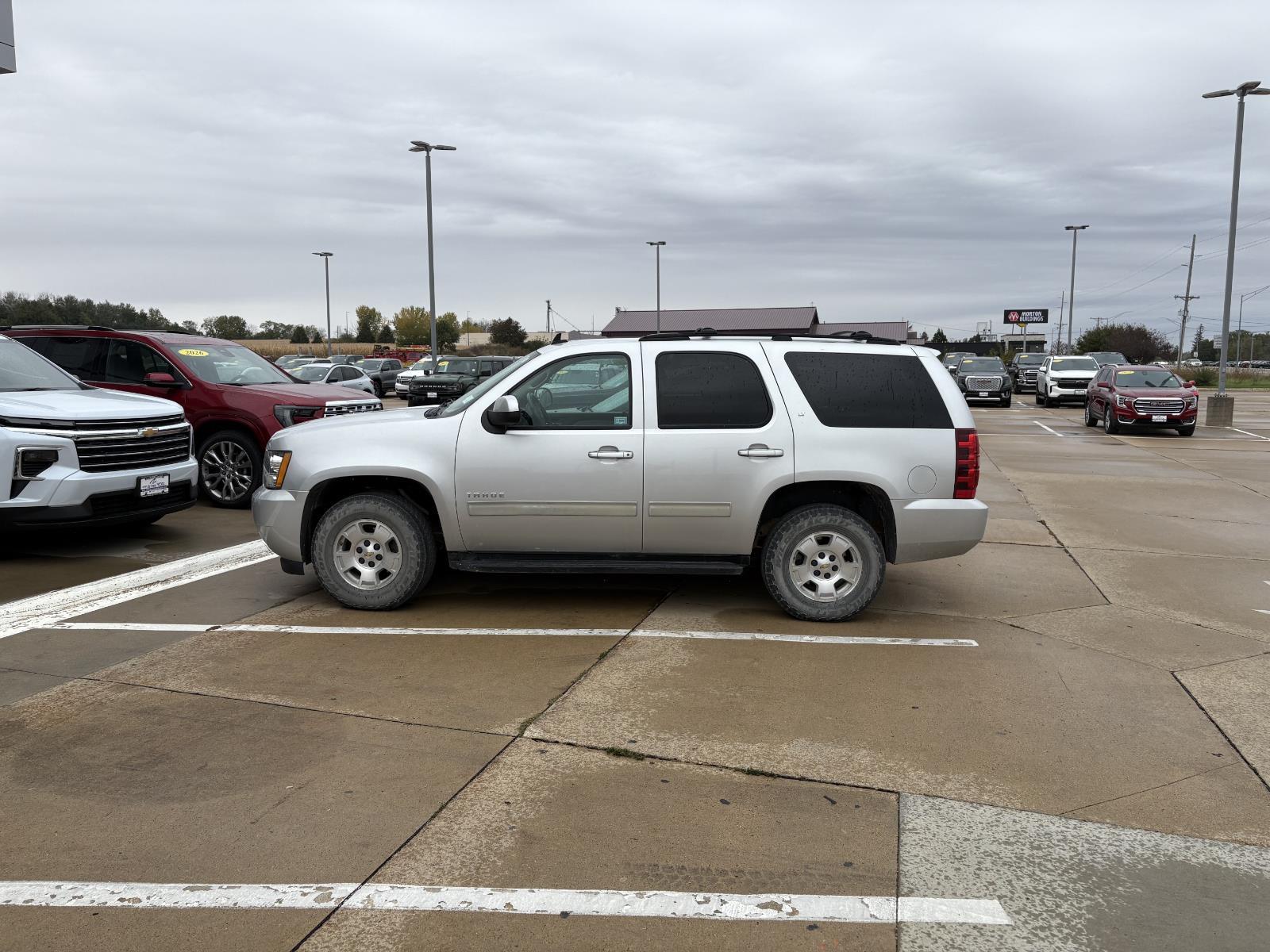 2014 Chevrolet Tahoe LT photo 3