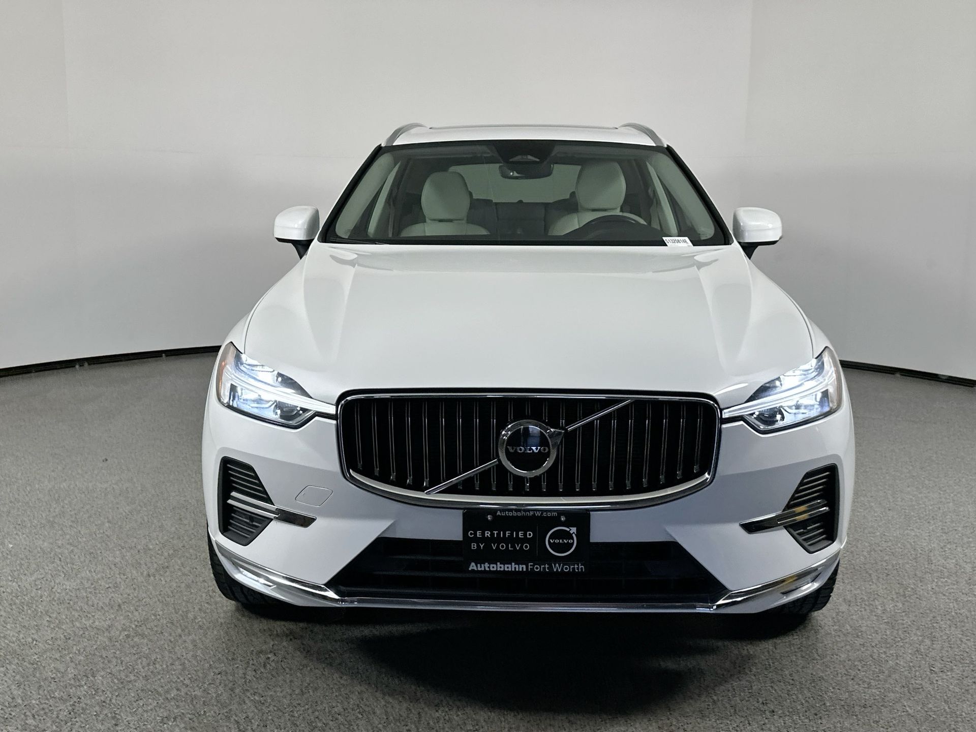 2022 Volvo XC60 Inscription photo 2