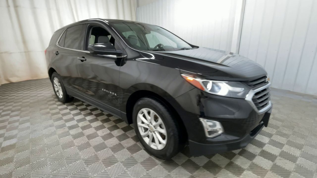 2019 Chevrolet Equinox LT photo 2