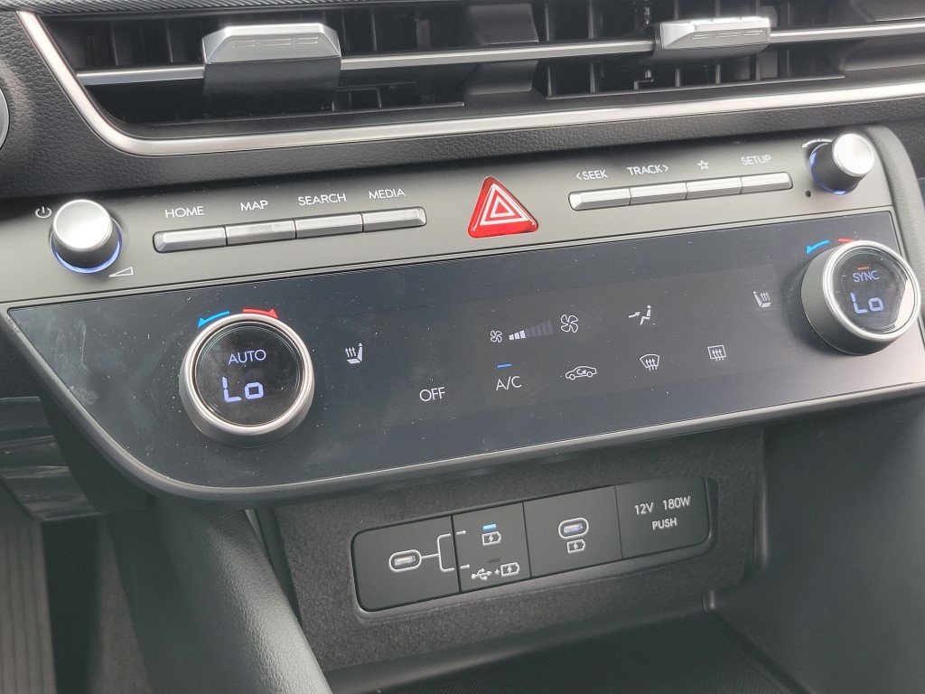 2025 Hyundai Sonata SEL photo 24