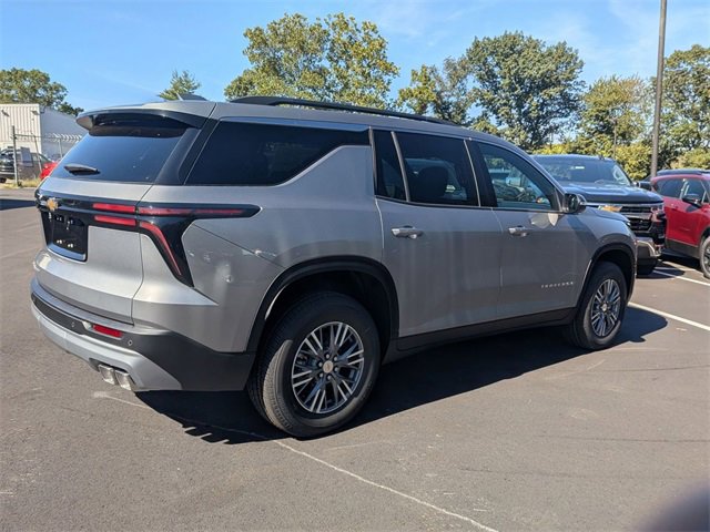 2026 Chevrolet Traverse photo 3
