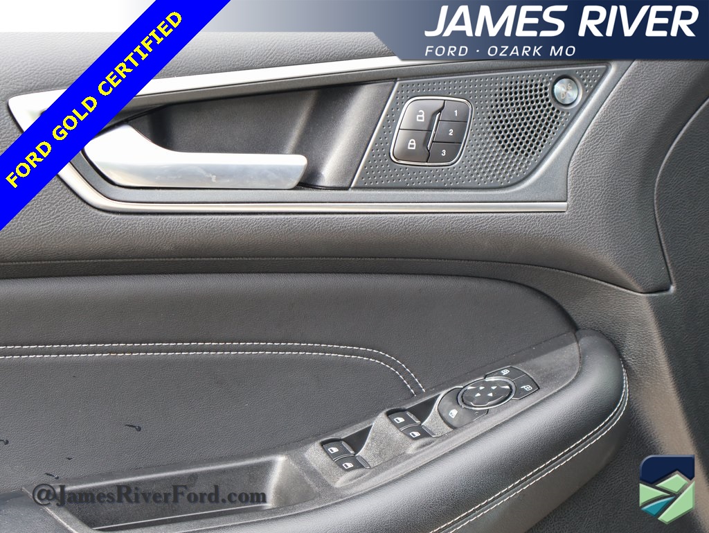 2024 Ford Edge Titanium photo 16
