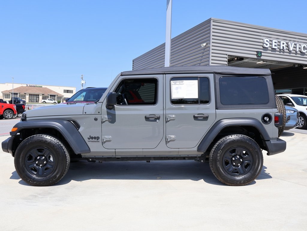 2022 Jeep Wrangler Unlimited Sport photo 2