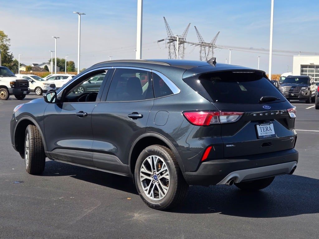 2022 Ford Escape SEL photo 11