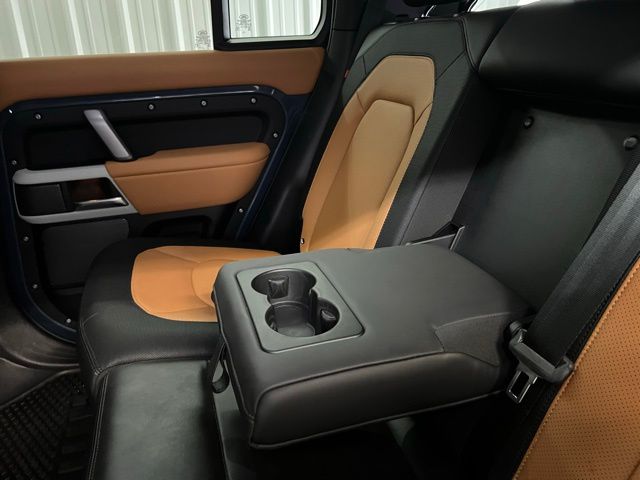 2024 Land Rover Defender 110 X-Dynamic SE photo 11