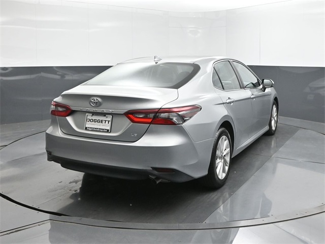 2023 Toyota Camry LE photo 6