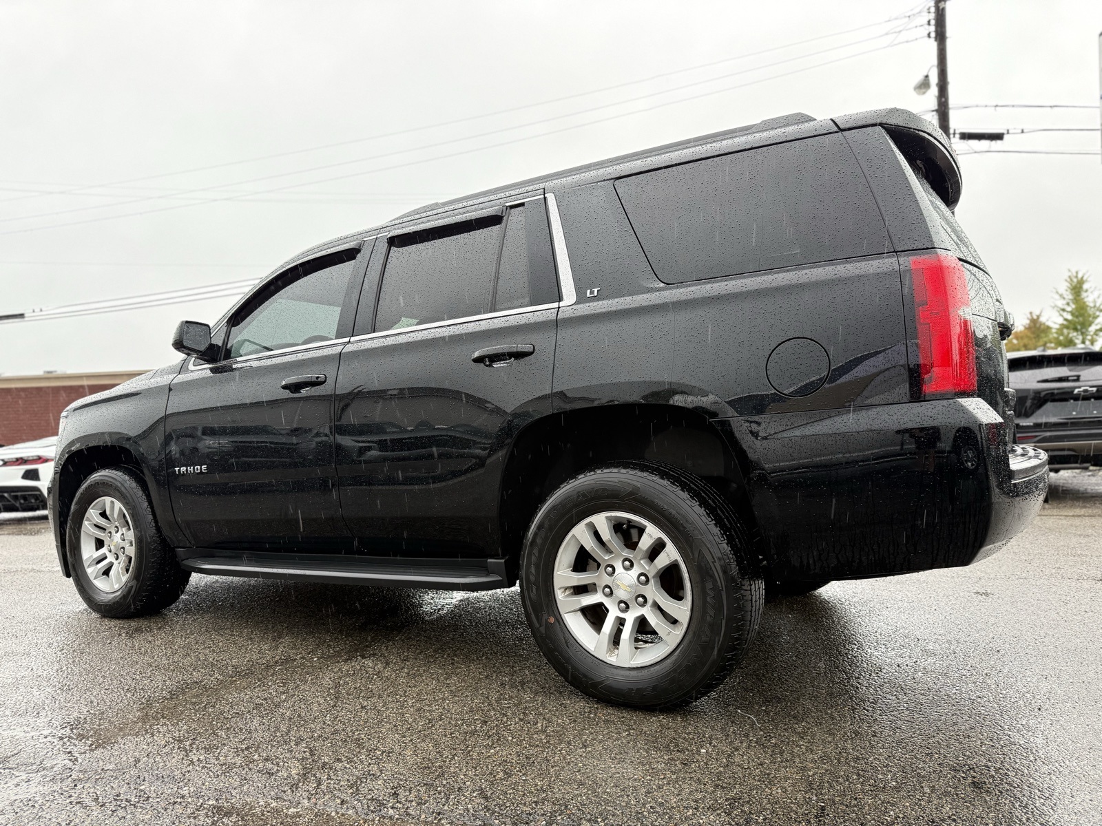 2017 Chevrolet Tahoe LT photo 2
