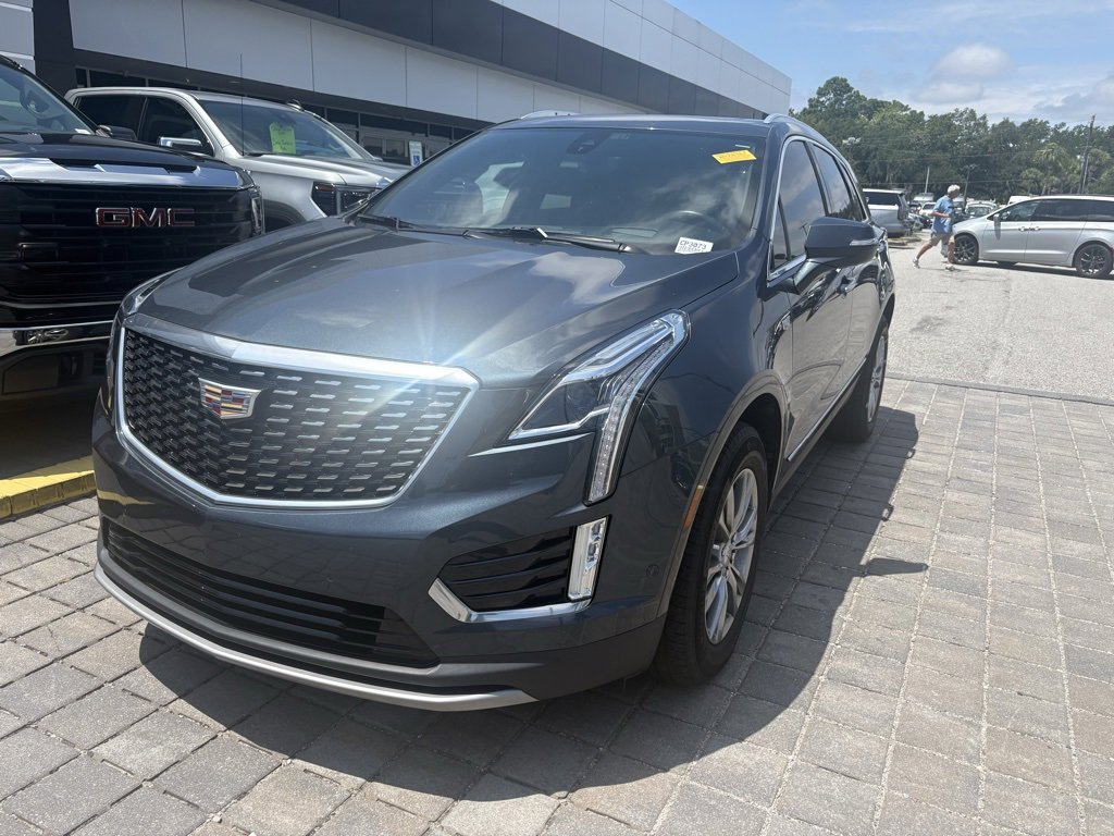 2021 Cadillac XT5 Premium Luxury photo 2