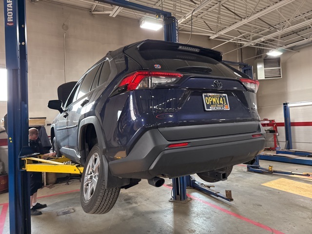 2023 Toyota RAV4 XLE photo 4