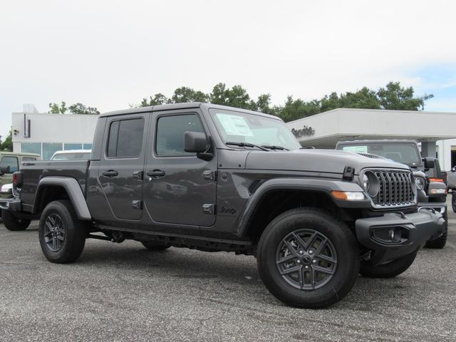 2025 Jeep Gladiator Sport S photo 2