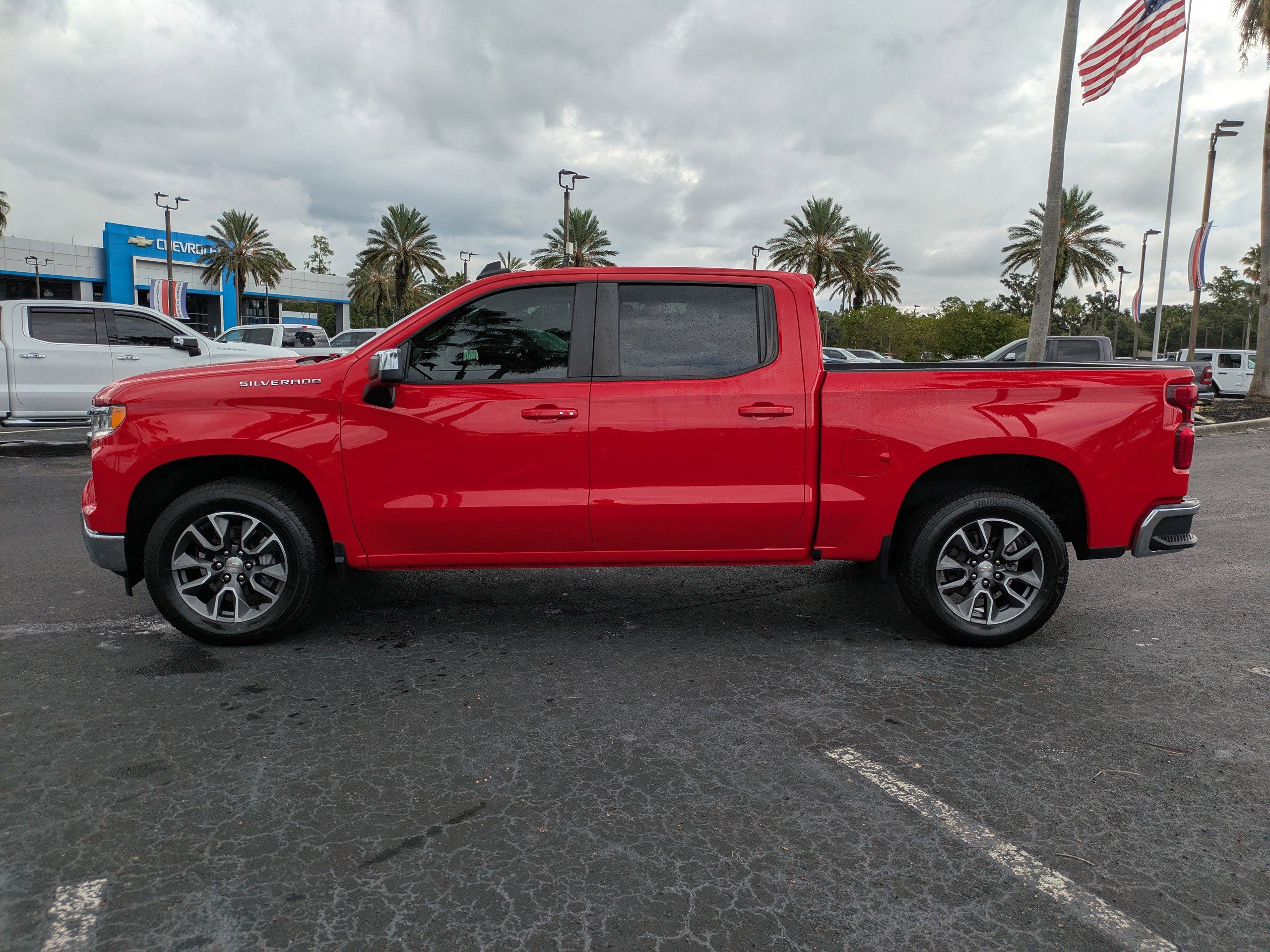 2022 Chevrolet Silverado 1500 LT photo 7