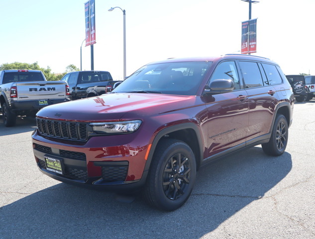 2024 Jeep Grand Cherokee Altitude photo 7