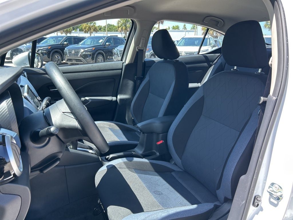 2025 Nissan Versa SV photo 12