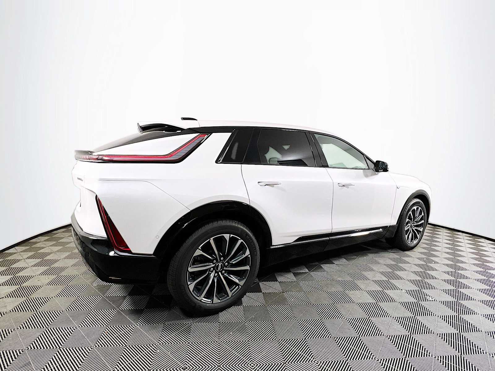 2025 Cadillac Lyriq Sport photo 2