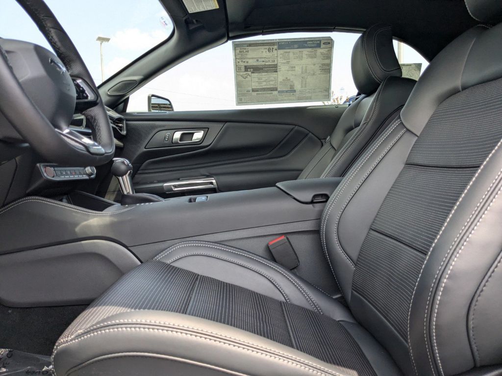 2025 Ford Mustang GT Premium Convertible photo 13