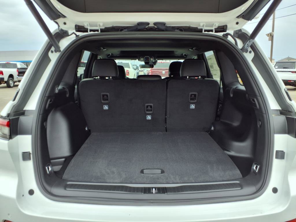 2025 Jeep Grand Cherokee Altitude photo 16