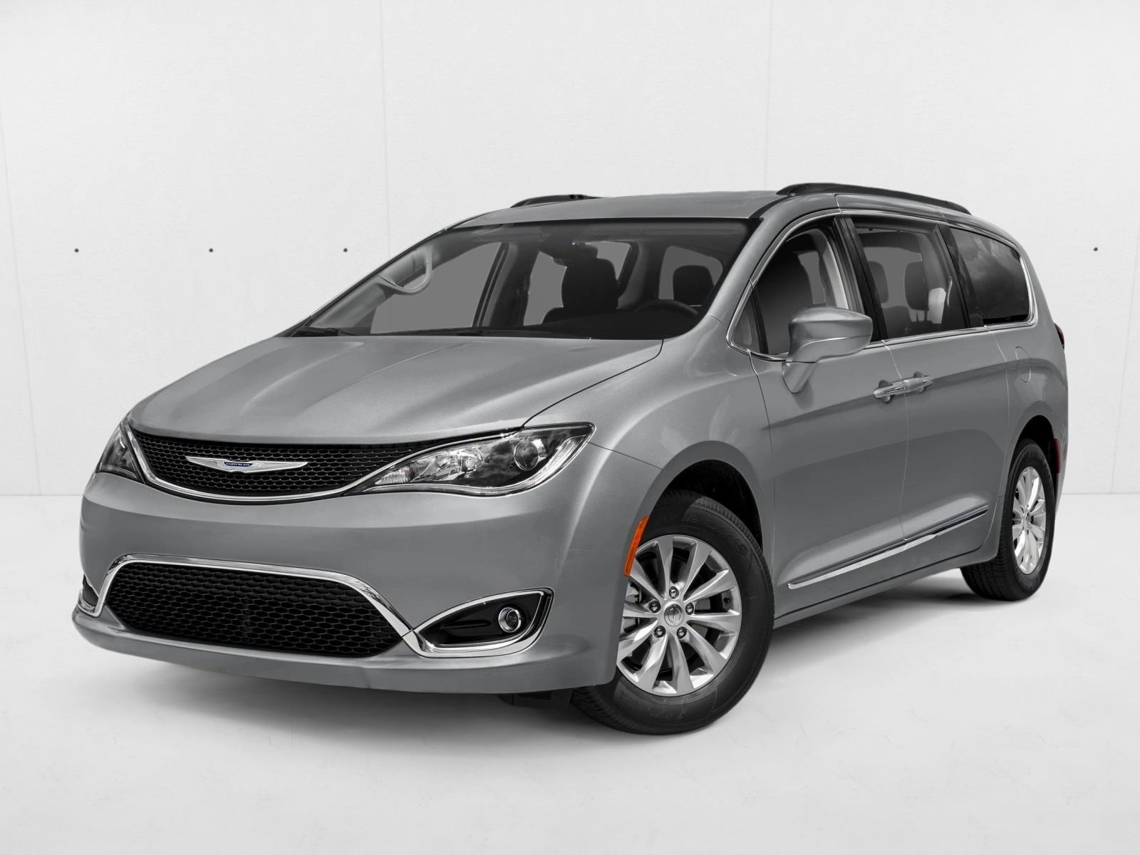 2020 Chrysler Pacifica Touring L's photo